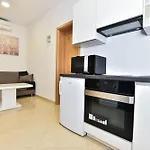 Sana Villa Vir