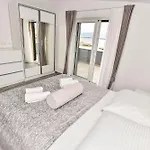 Sana Villa Vir