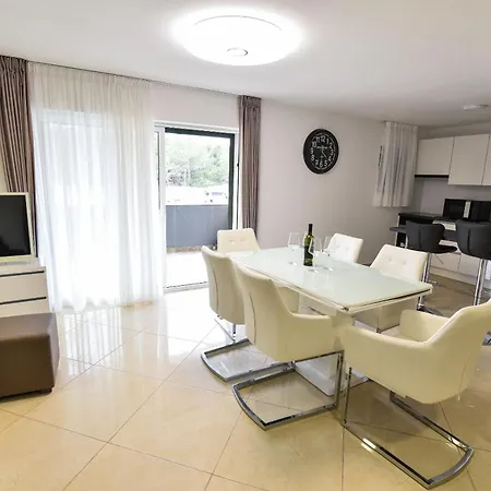 Sana Villa Vir